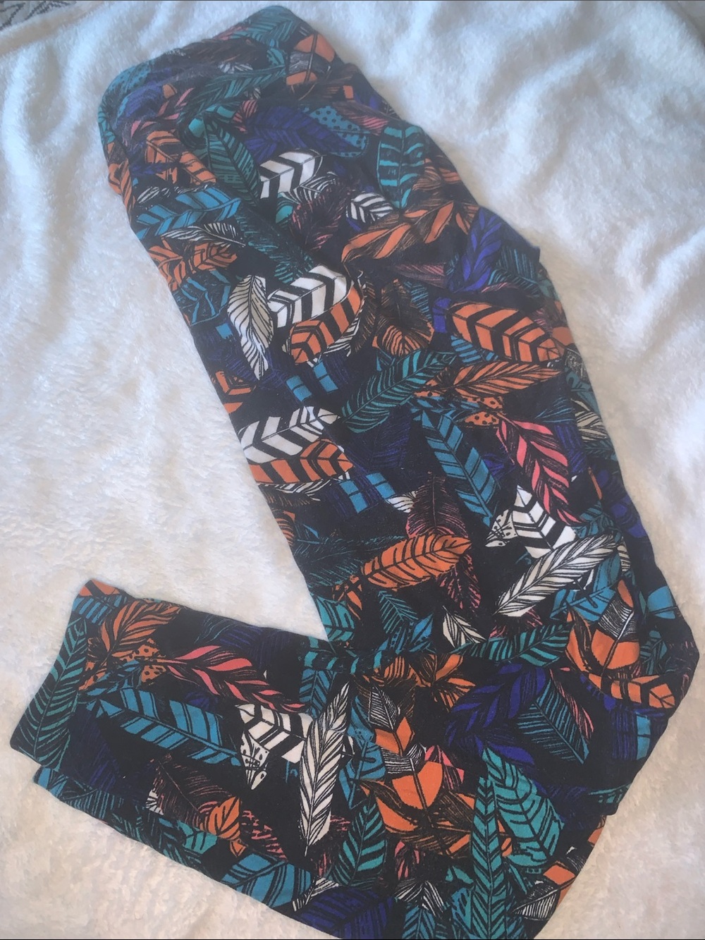 LuLaroe feather print leggings
